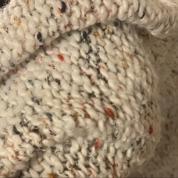 Off-white sweater with hints of gold sparkles! - Picture 2 of 3